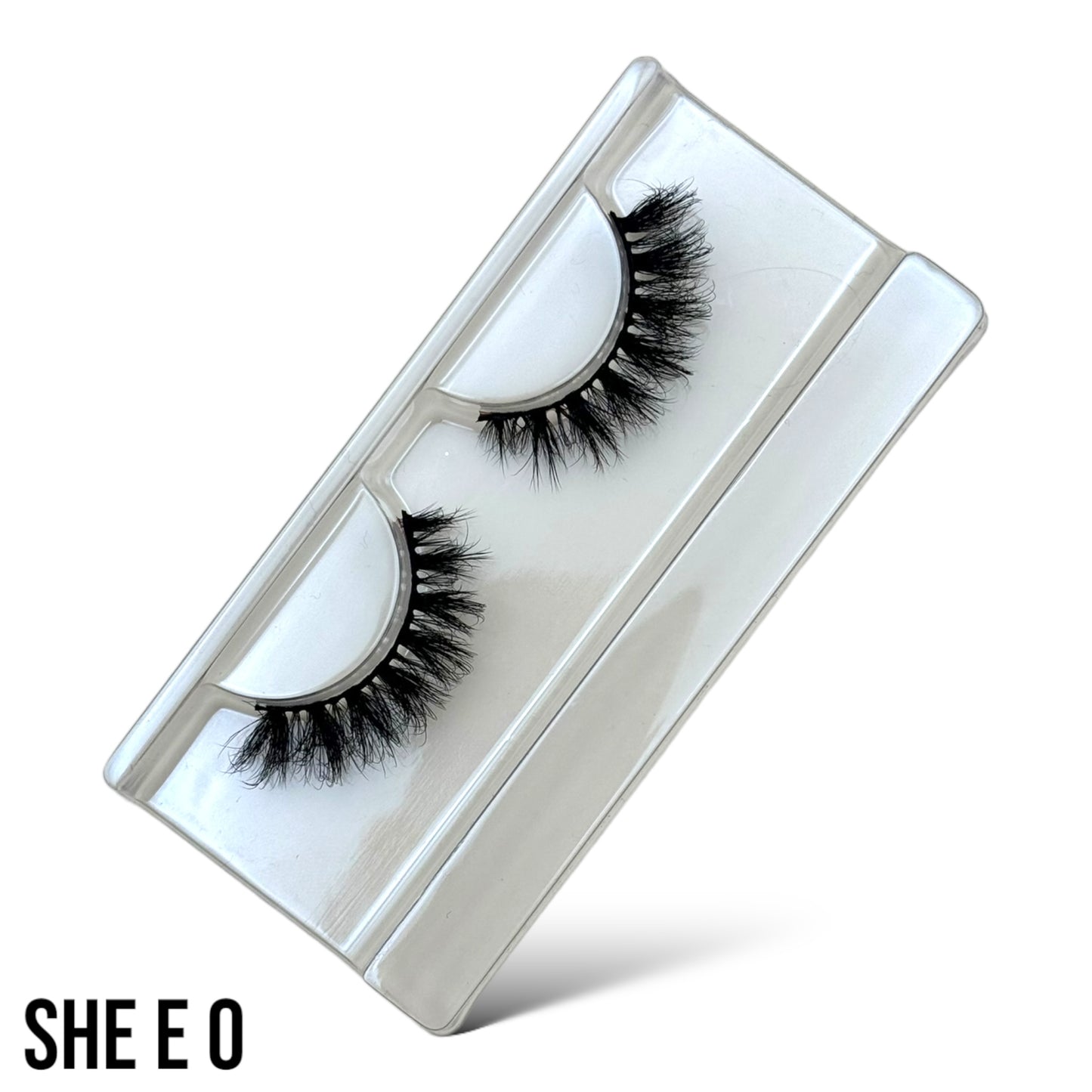 She e o False Strip Lash